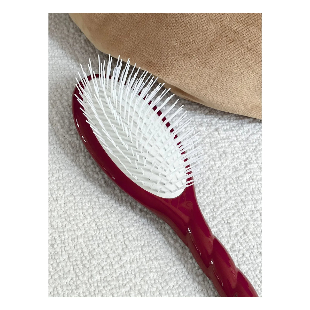 La Bonne Brosse - L'intense Hair Brush No.07 - Circulation Stimulating and Energizing | Cherry Red