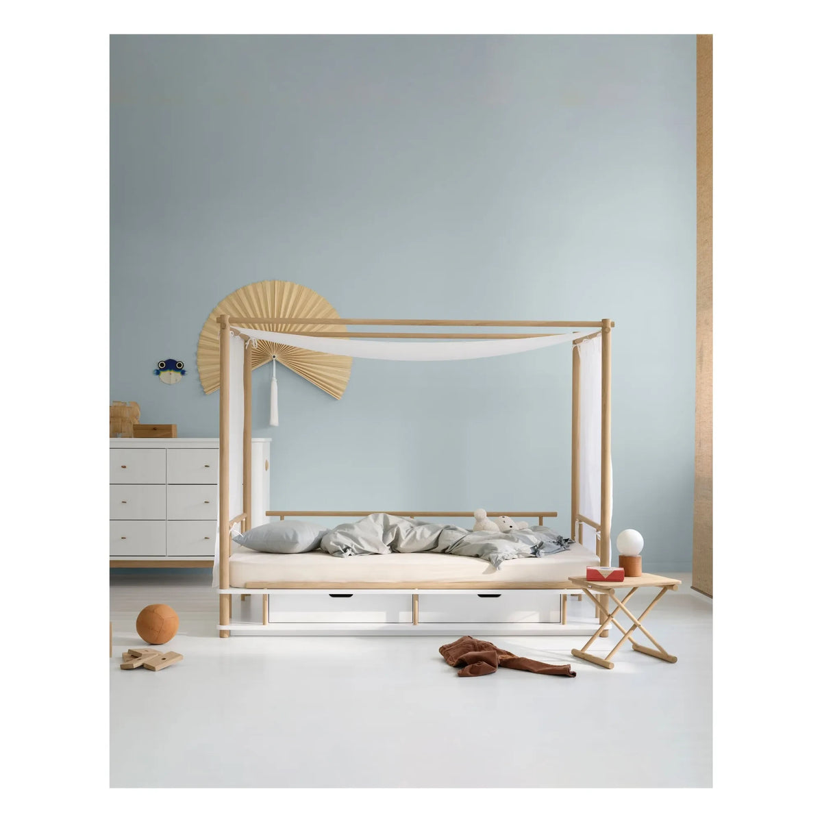Oliver Furniture - Oak children's bed