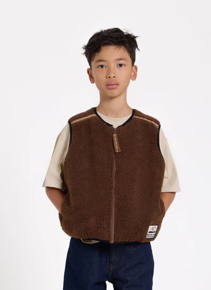 Hundred Pieces - Easy Sherpa Sleeveless Jacket | Brown