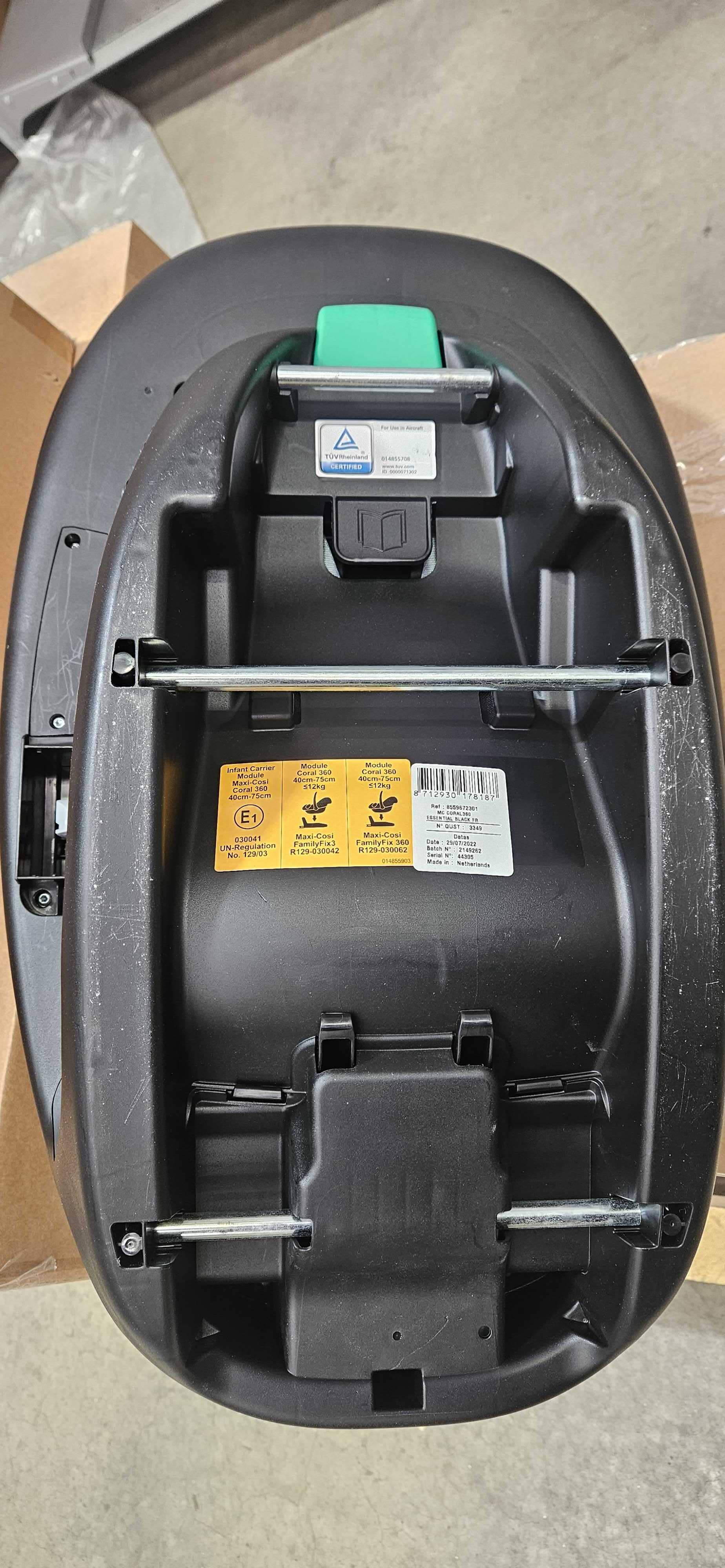 Outlet - Maxi-Cosi Coral 360 i-Size Car Seat - Essential Black-Car Seats- | Natural Baby Shower