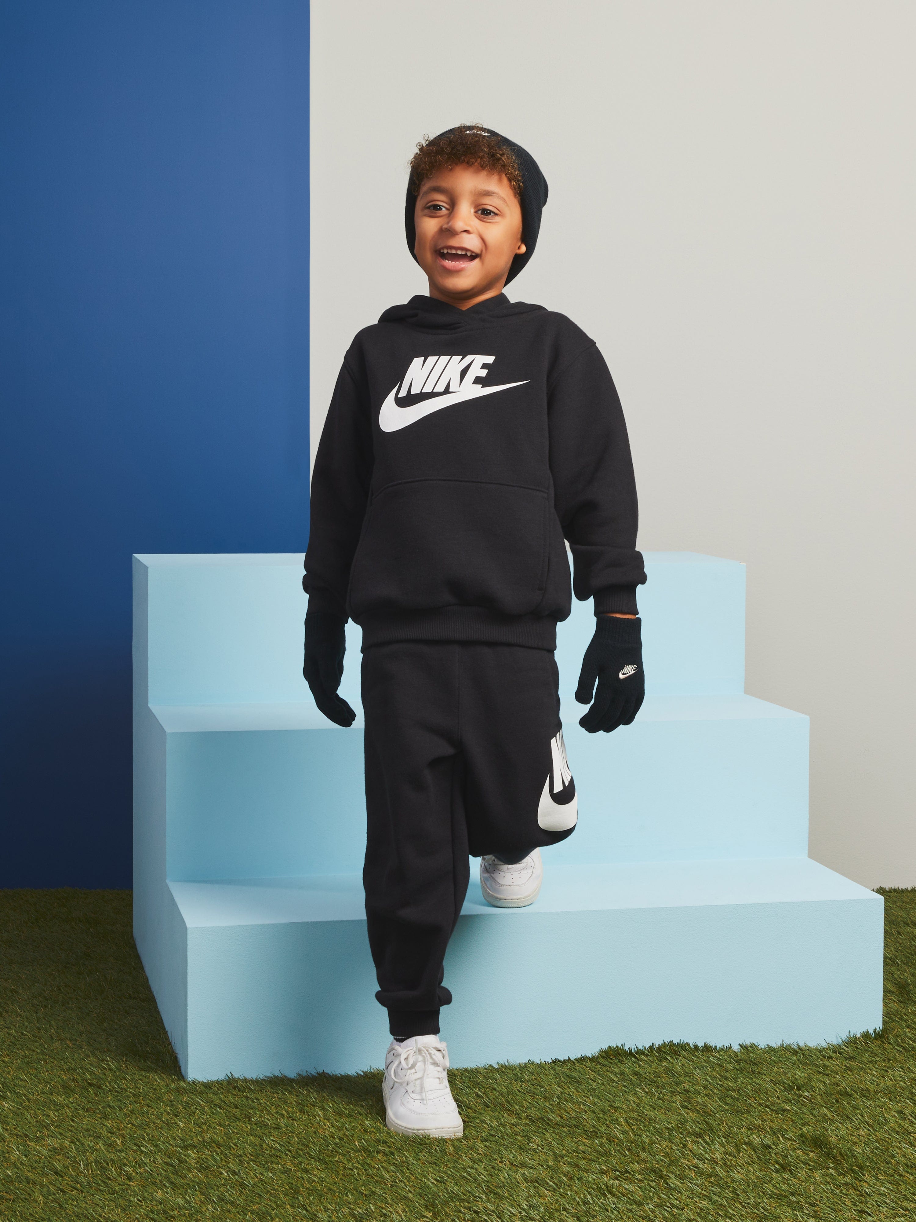 Nike Kids Club Fleece Tracksuit in Black