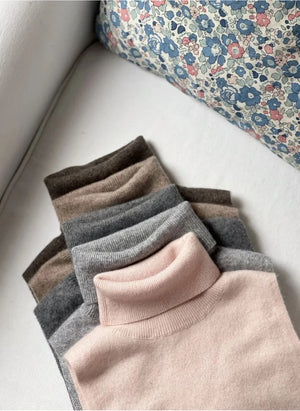 Holmm - Lou Cashmere Neck Warmer | Gray-brown