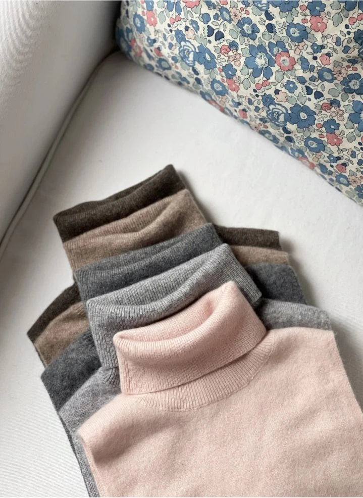 Holmm - Lou Cashmere Neck Warmer | Gray-brown