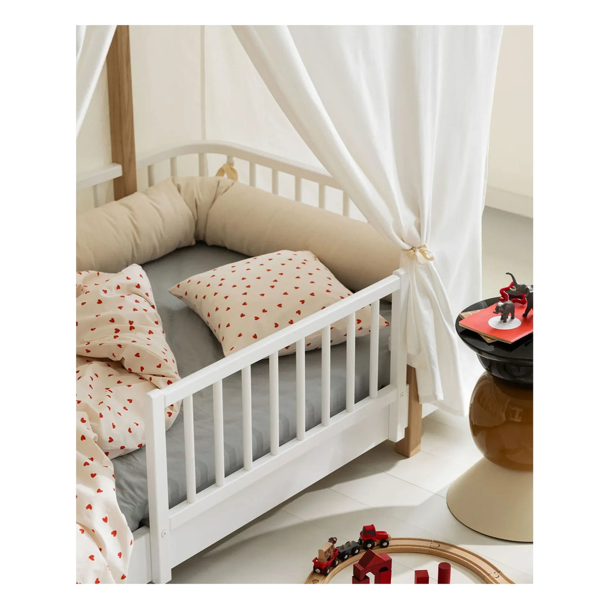Oliver Furniture - Cabane Wood Original bed tent | White