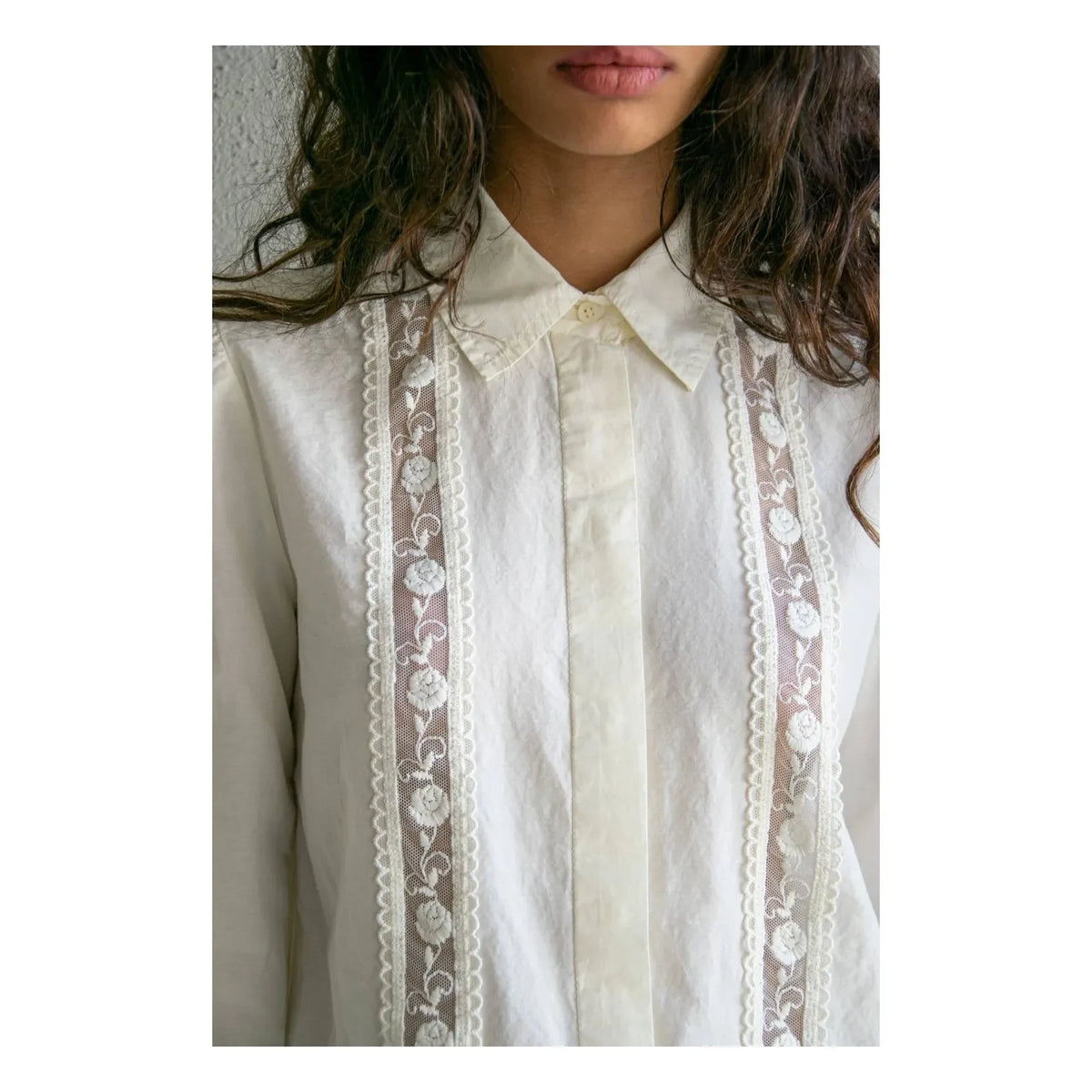 THEAVANT - Celine Cotton Shirt | Ecru