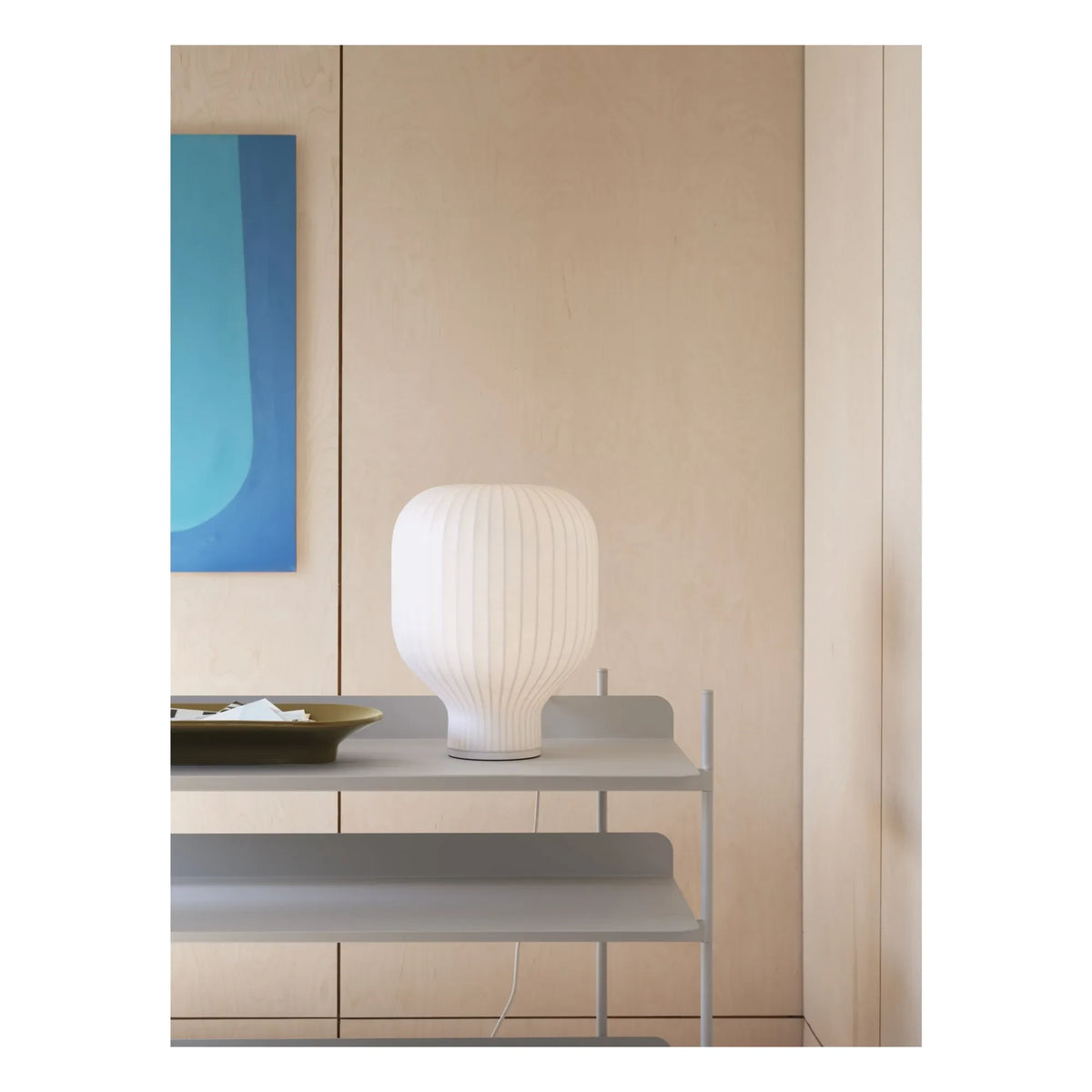 Muuto - Strand table lamp, Benjamin Hubert | White