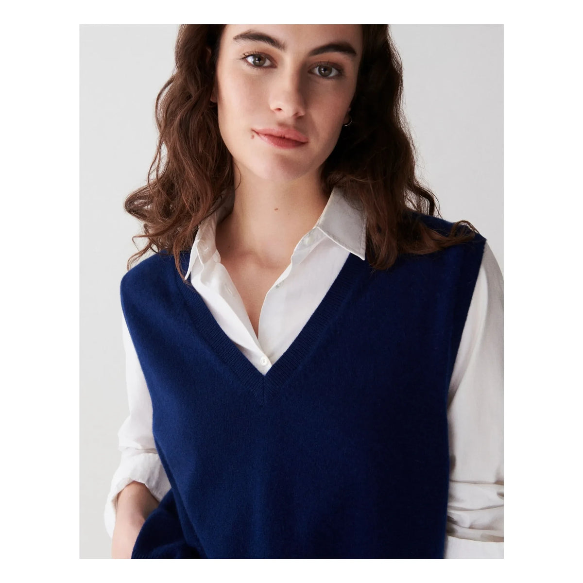 Bompard - V-Neck Sleeveless Cashmere Sweater | Navy