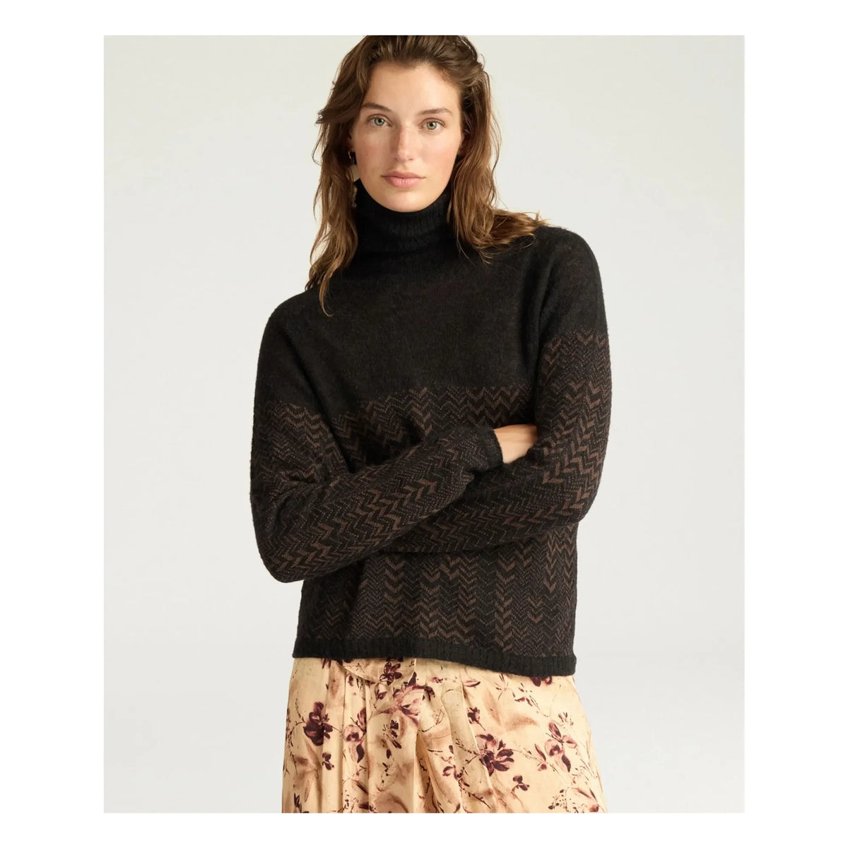 Momoni - Twain Alpaca Sweater | Brown