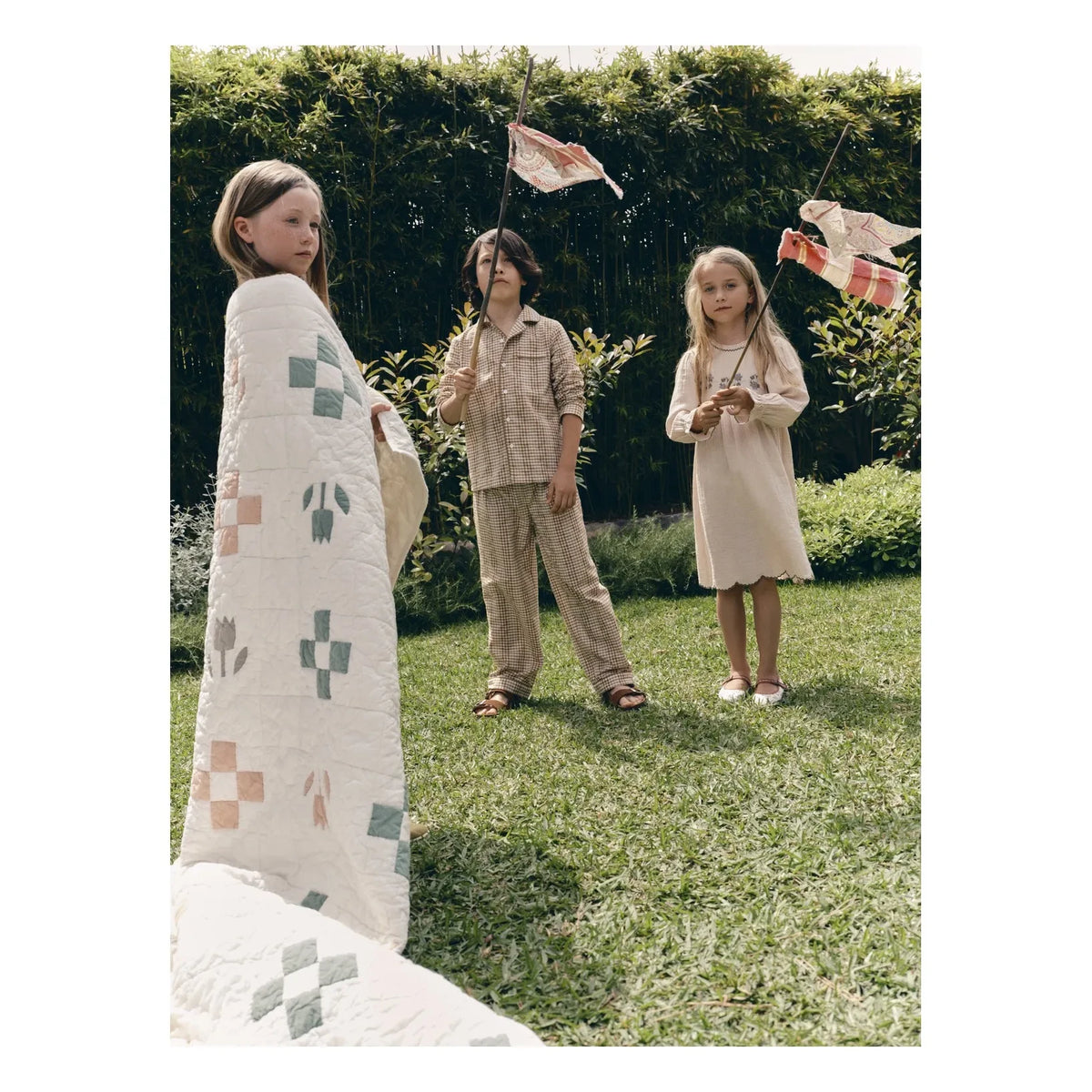 Editions Aimable - Penelope Tulip Shawl
