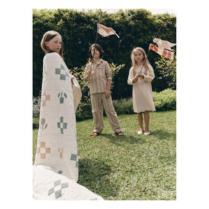 Editions Aimable - Penelope Tulip Shawl