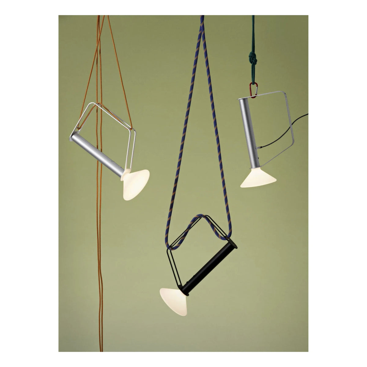 Muuto - Piton Portable Lamp | Black