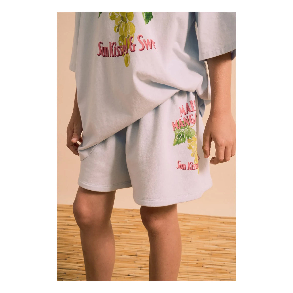 Maison Mangostan - Grape T-Shirt | Light Blue