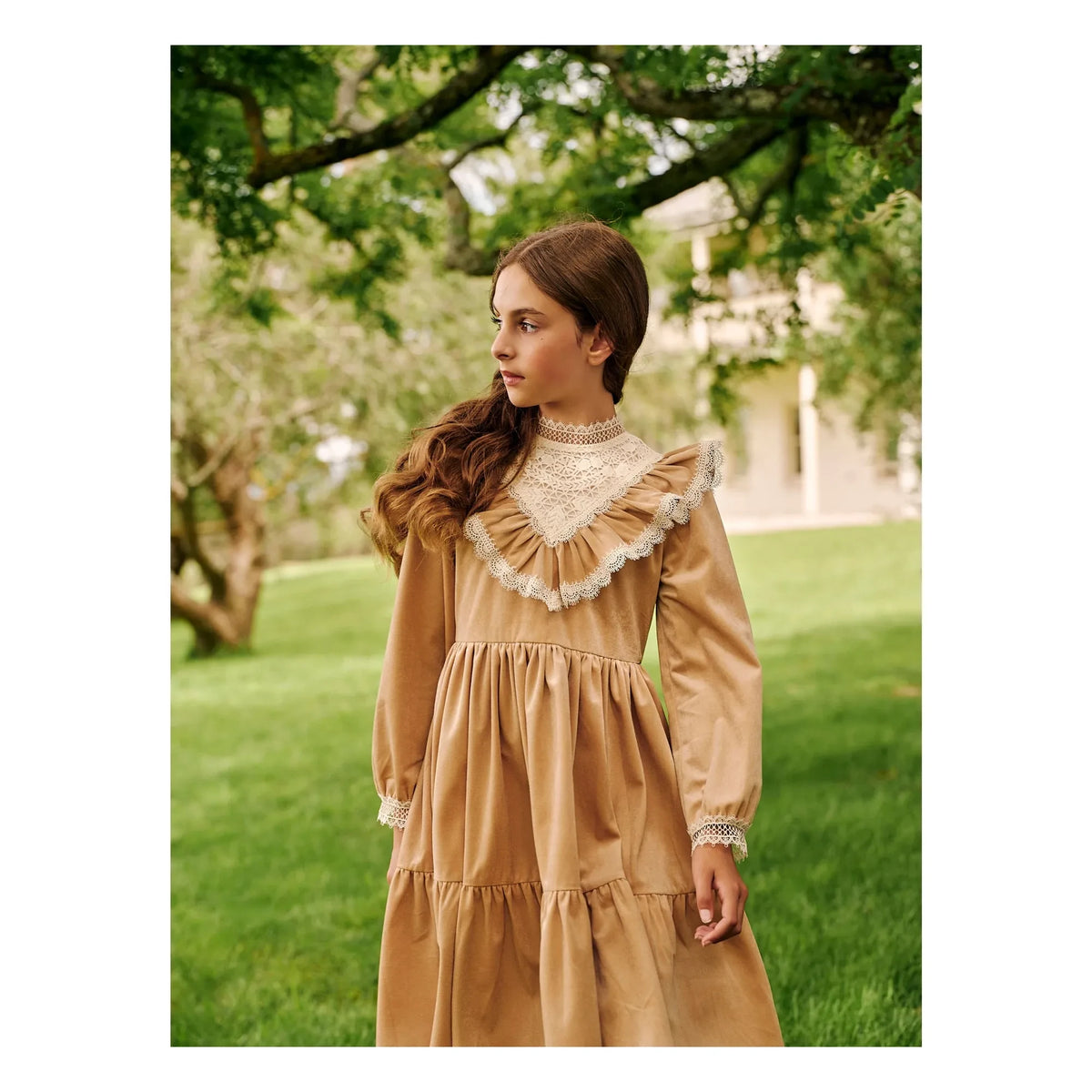 petite Amalie - Lace Collar Dress | Beige
