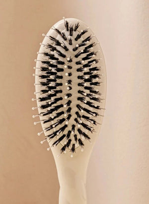 La Bonne Brosse - La Petite Brosse: Essential Gentle Brush No. 03 - Sensitive Scalp | Cream