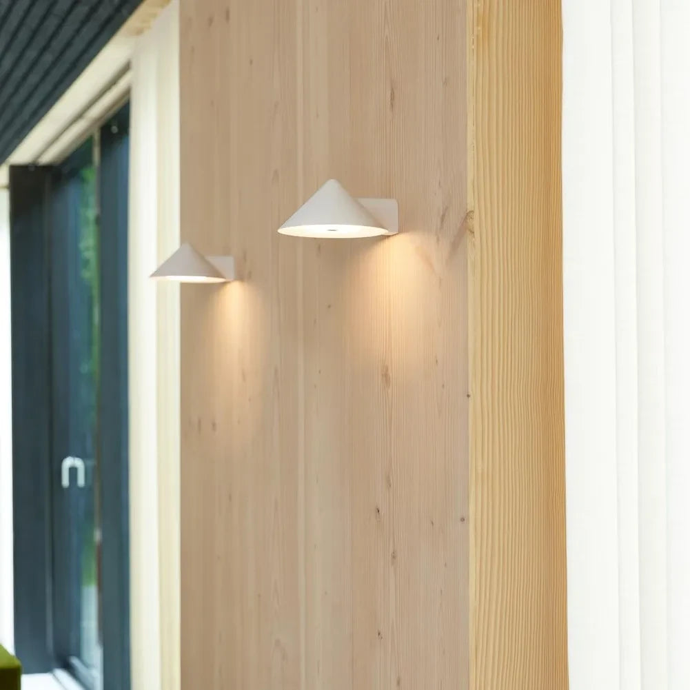 Frandsen - Grasp Wall Lamp, Thomas Albertsen | White