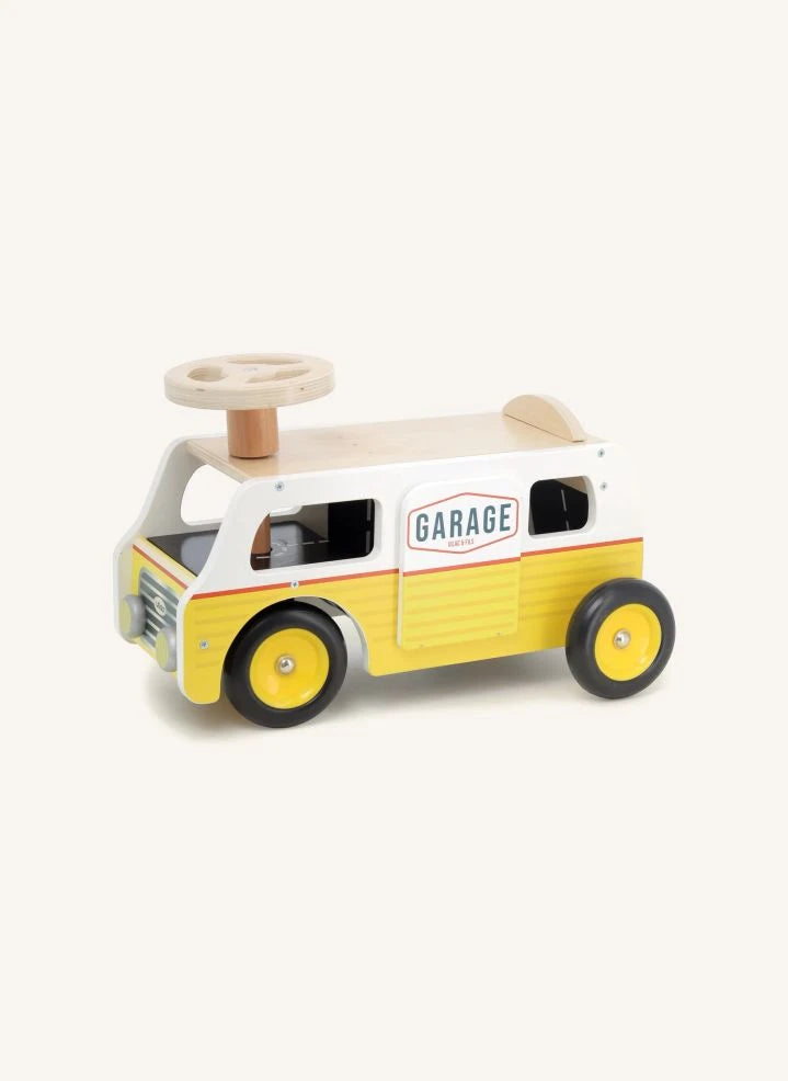 Vilac - Van Garage Carrier
