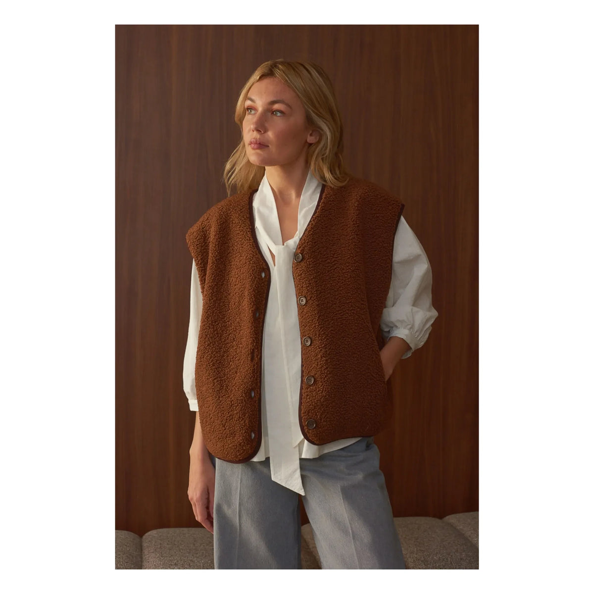 Marlot Paris - Neo Sleeveless Jacket - Women's Collection | Brown