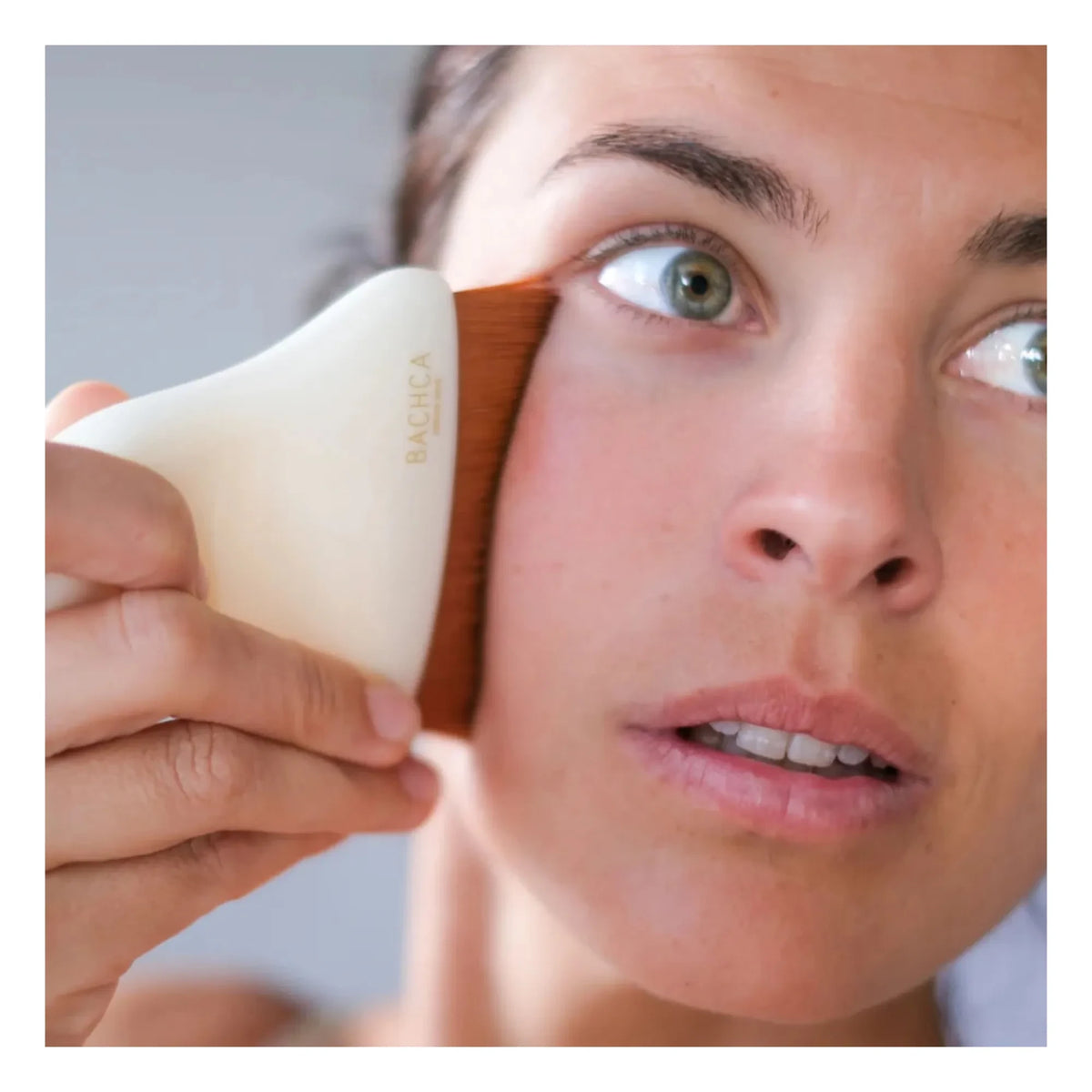 Bachca - Facial Drainage Brush | White
