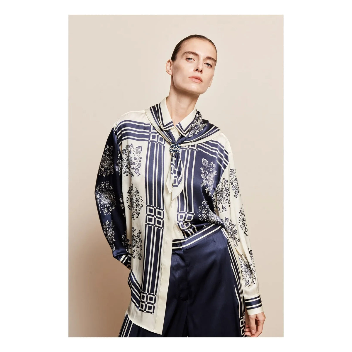 Alémais - Banderra Silk Scarf Shirt | Navy
