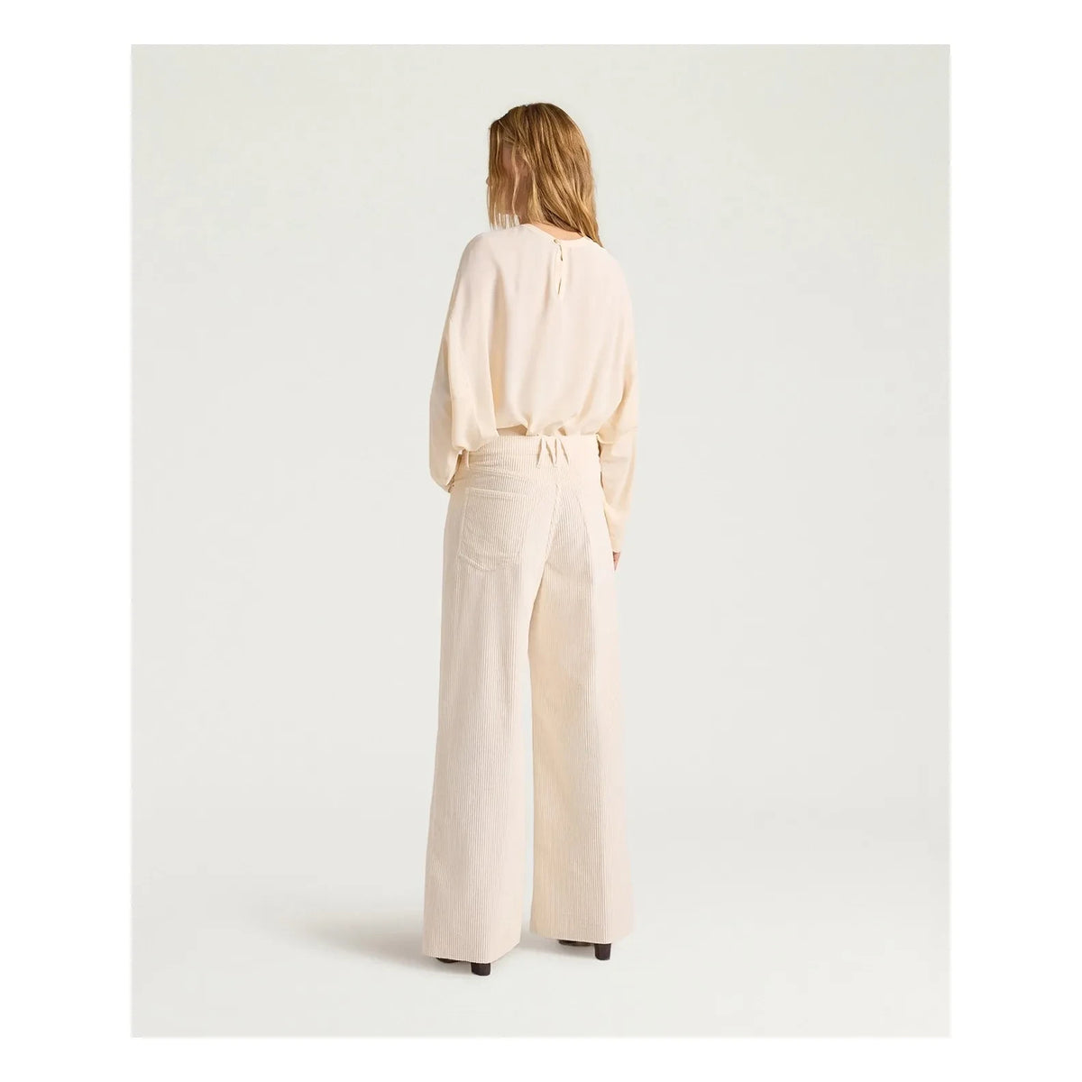 Momoni - Aoki Bis Cotton Trousers | Cream