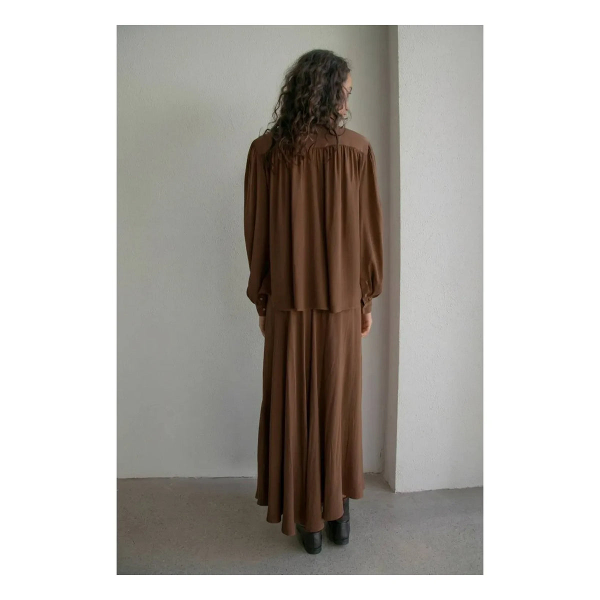 THEAVANT - Jazzdancer Silk Skirt | Coffee