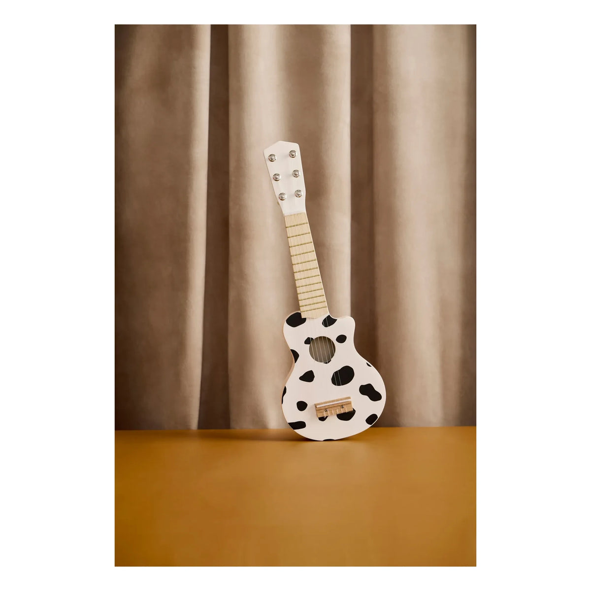 Kid's Concept - Wooden guitar