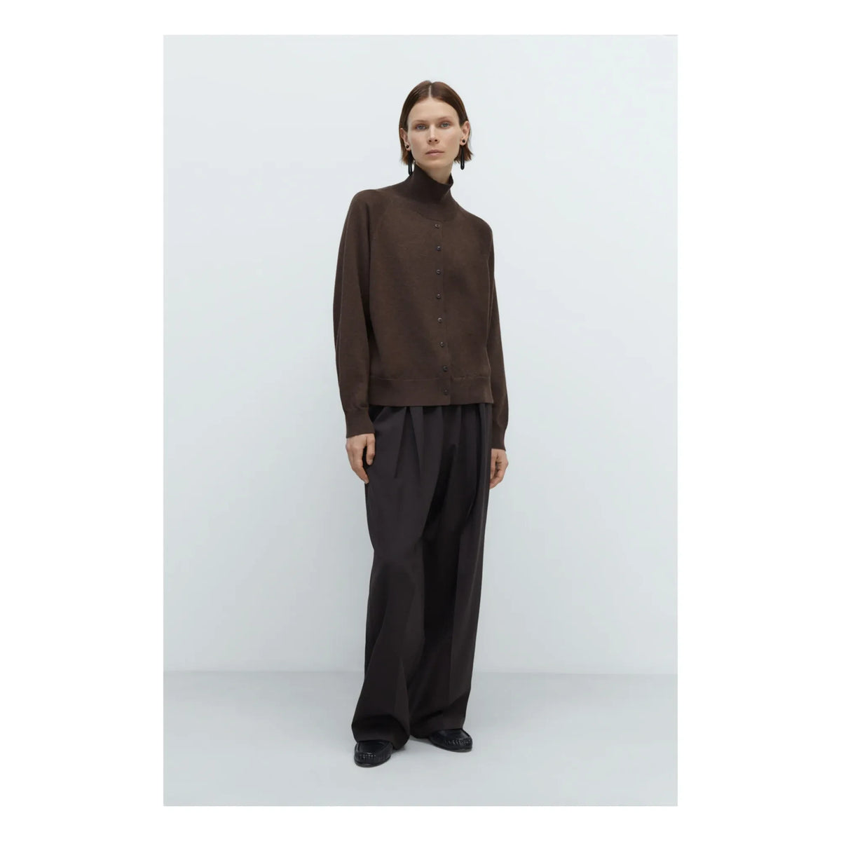 Cordera - Extra Thin Merino Wool Buttoned Sweater | Brown