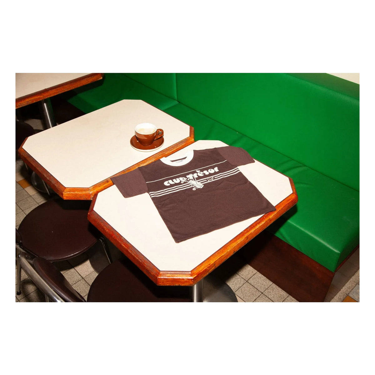 Club Trésor - Golf T-Shirt | Brown