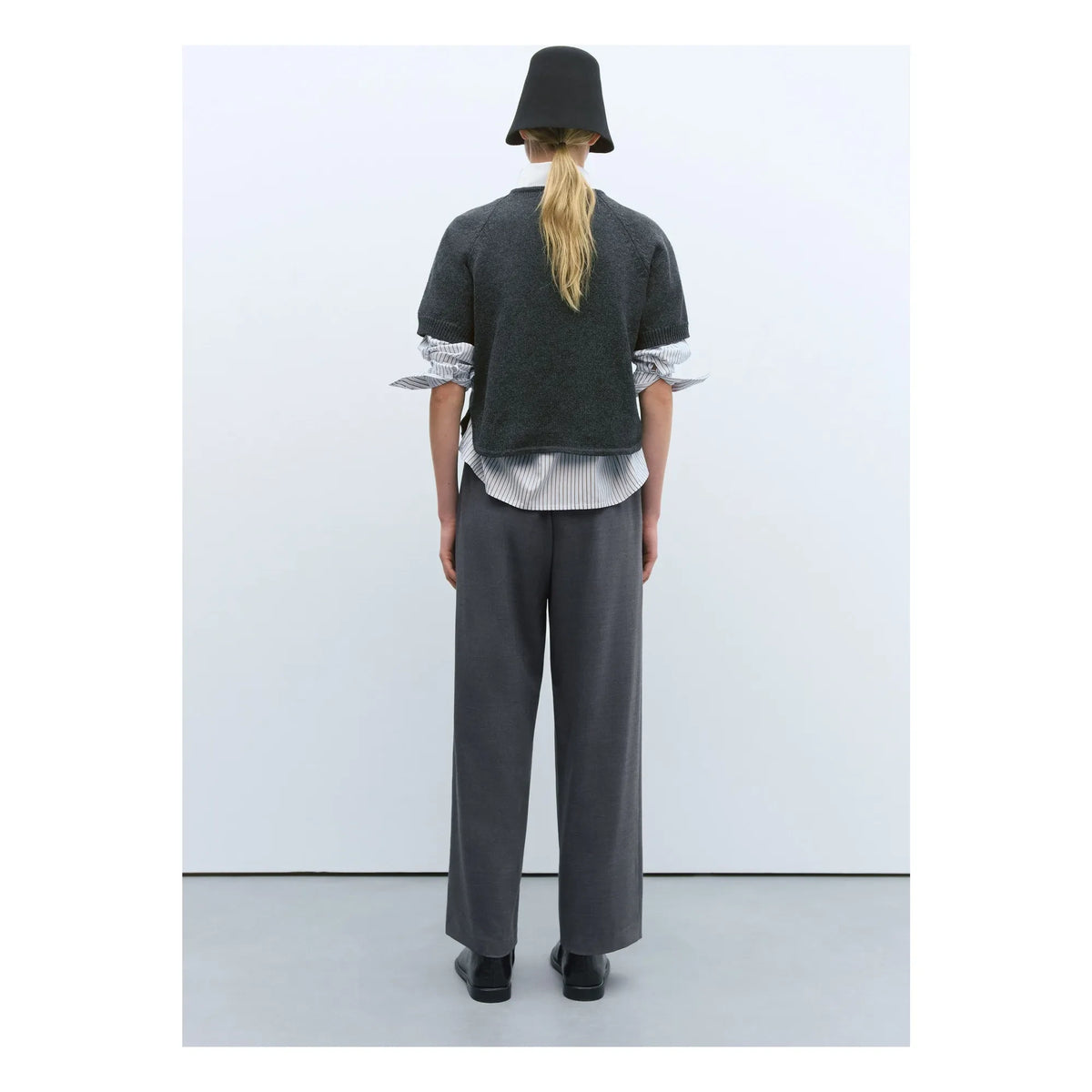 Cordera - Recycled Cotton Cropped Cardigan | Coal Grey