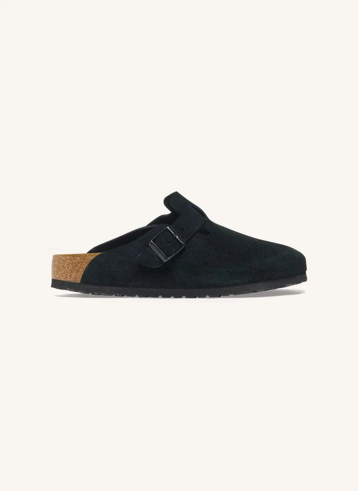 BIRKENSTOCK - Boston SFB Suede Leather Clog | Black