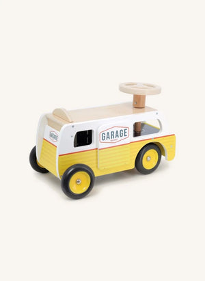 Vilac - Van Garage Carrier