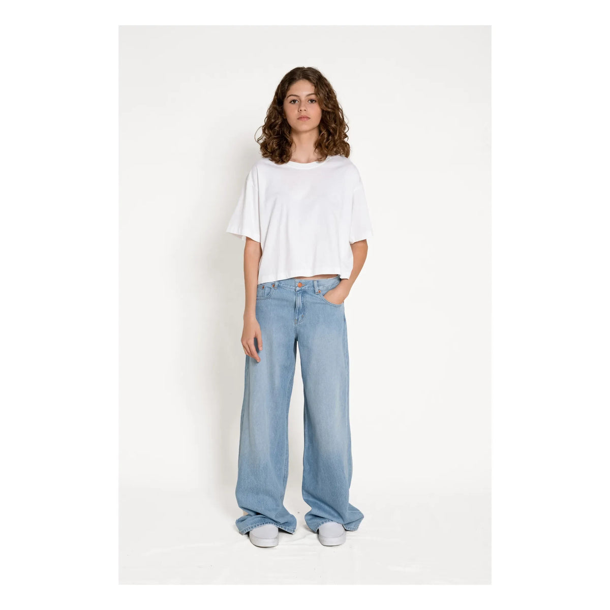 Finger in the nose - April Wide Fit Loose Jeans | Light Denim