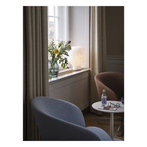 Muuto - Strand table lamp, Benjamin Hubert | White