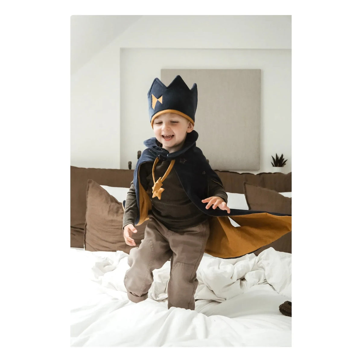 Fabelab - Velvet Cloak and Crown | Night Blue