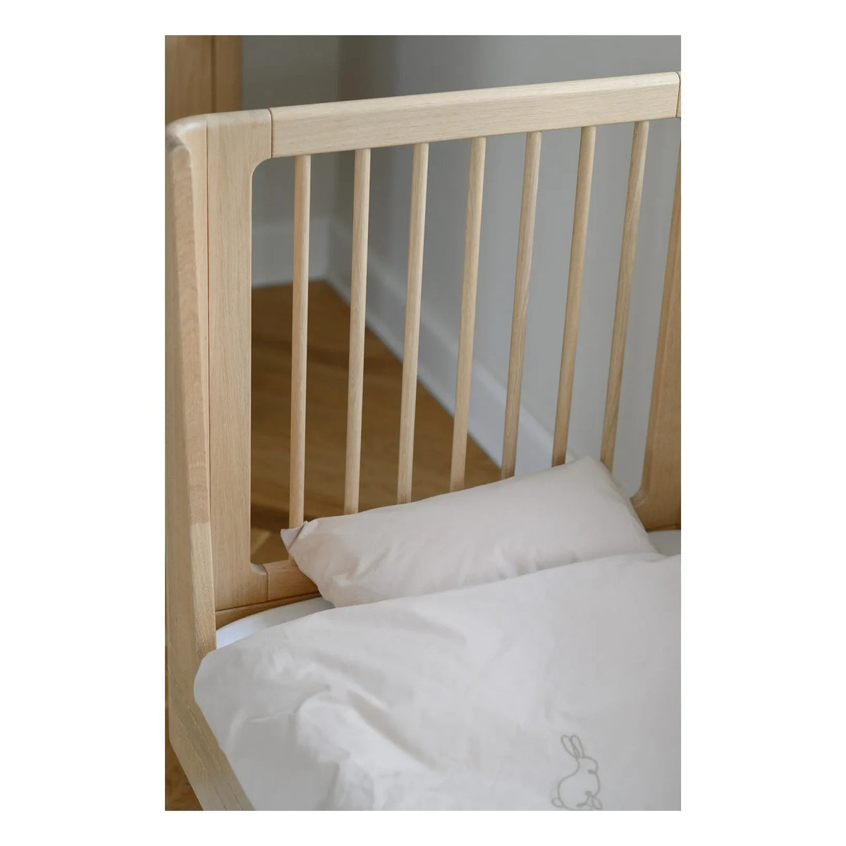 We Are Bitte - Convertible Oak Crib