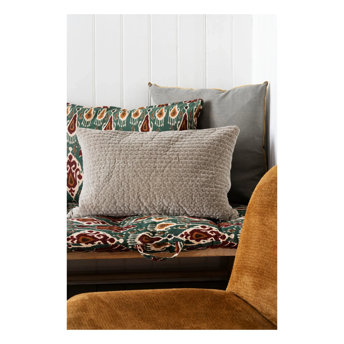 Madam Stoltz - Velvet Tufted Pillow Cover | Green