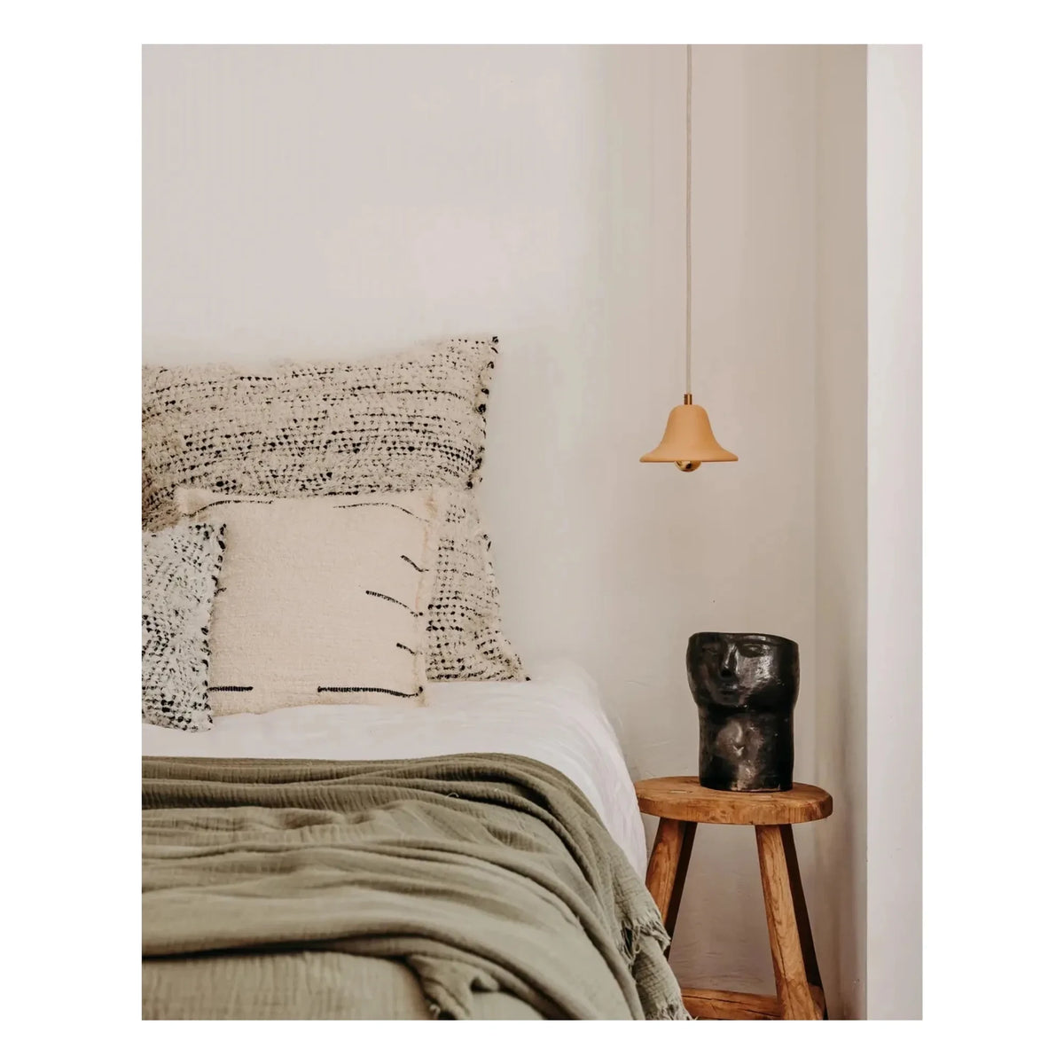 Masamé - Gigaro raw ceramic hand lamp | Terracotta