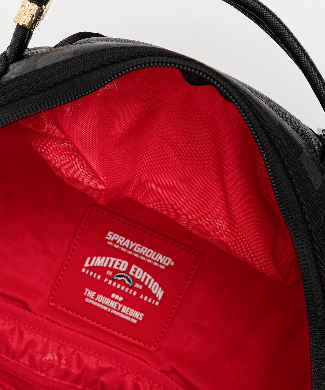 Sprayground - Snoopy Top Shark Money Dlxsv Backpack