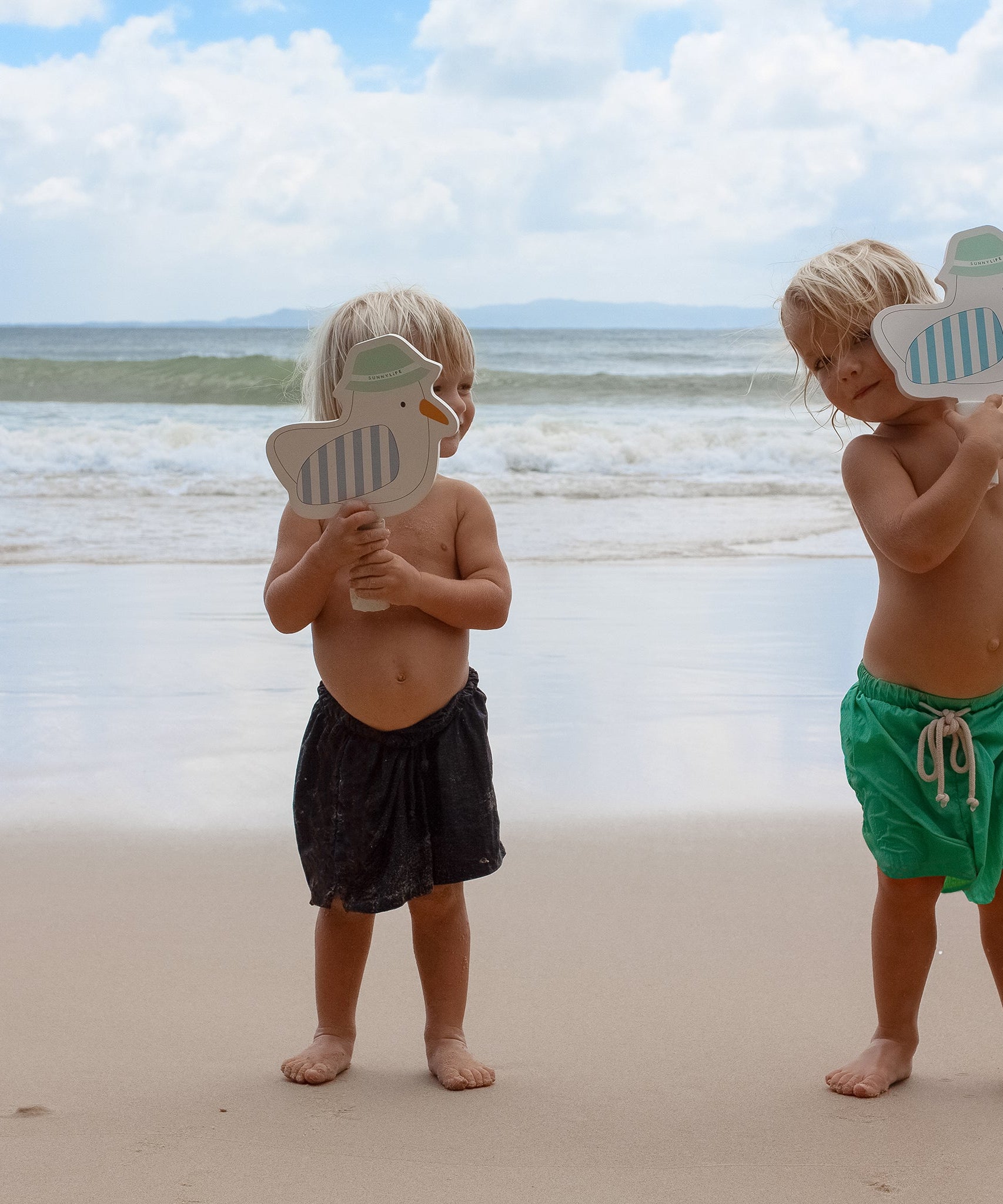 Sunnylife - Children's Beach Sticky Tennis Racket Set