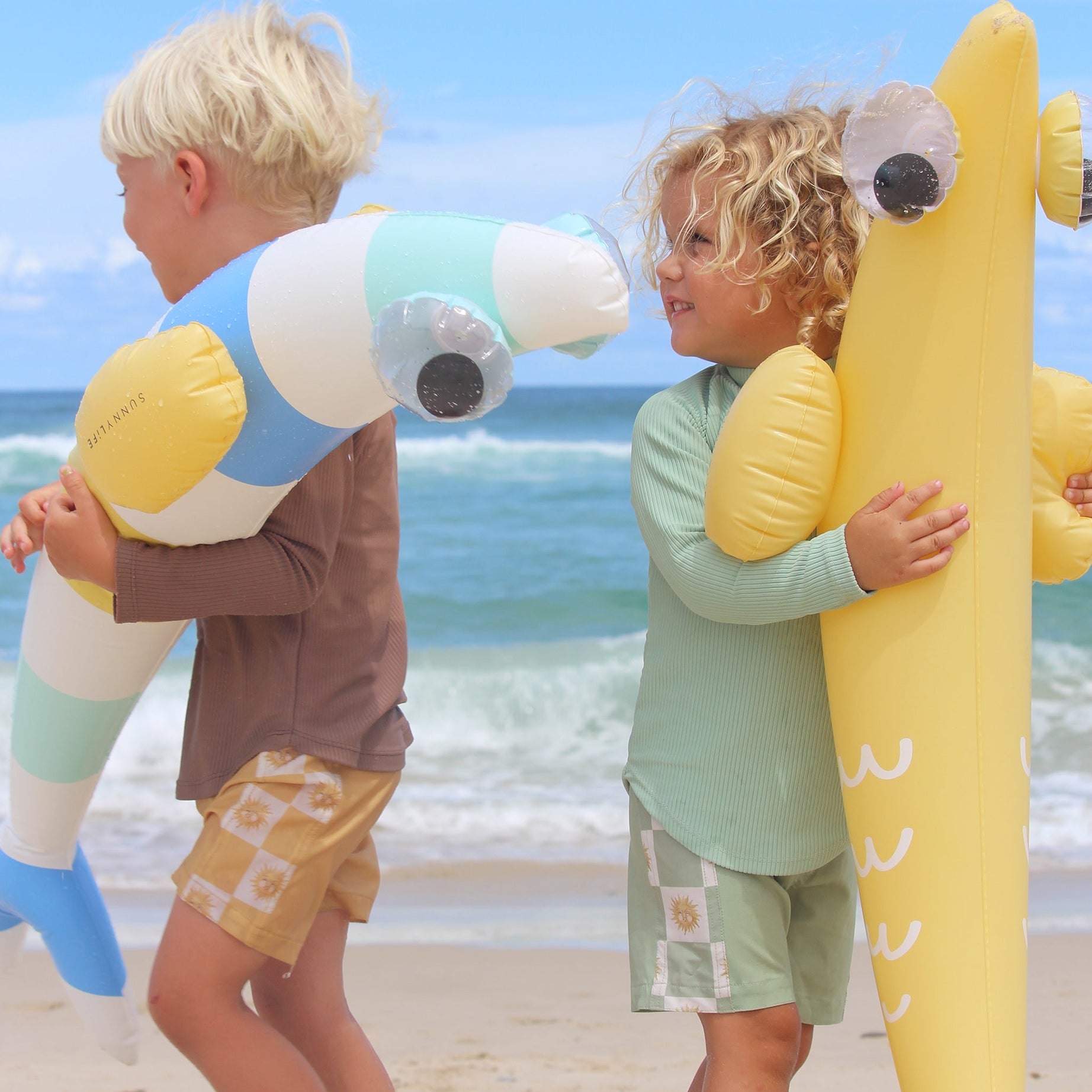 Sunnylife - Balık Finn Inflatable Sea and Pool Swimming Accessory