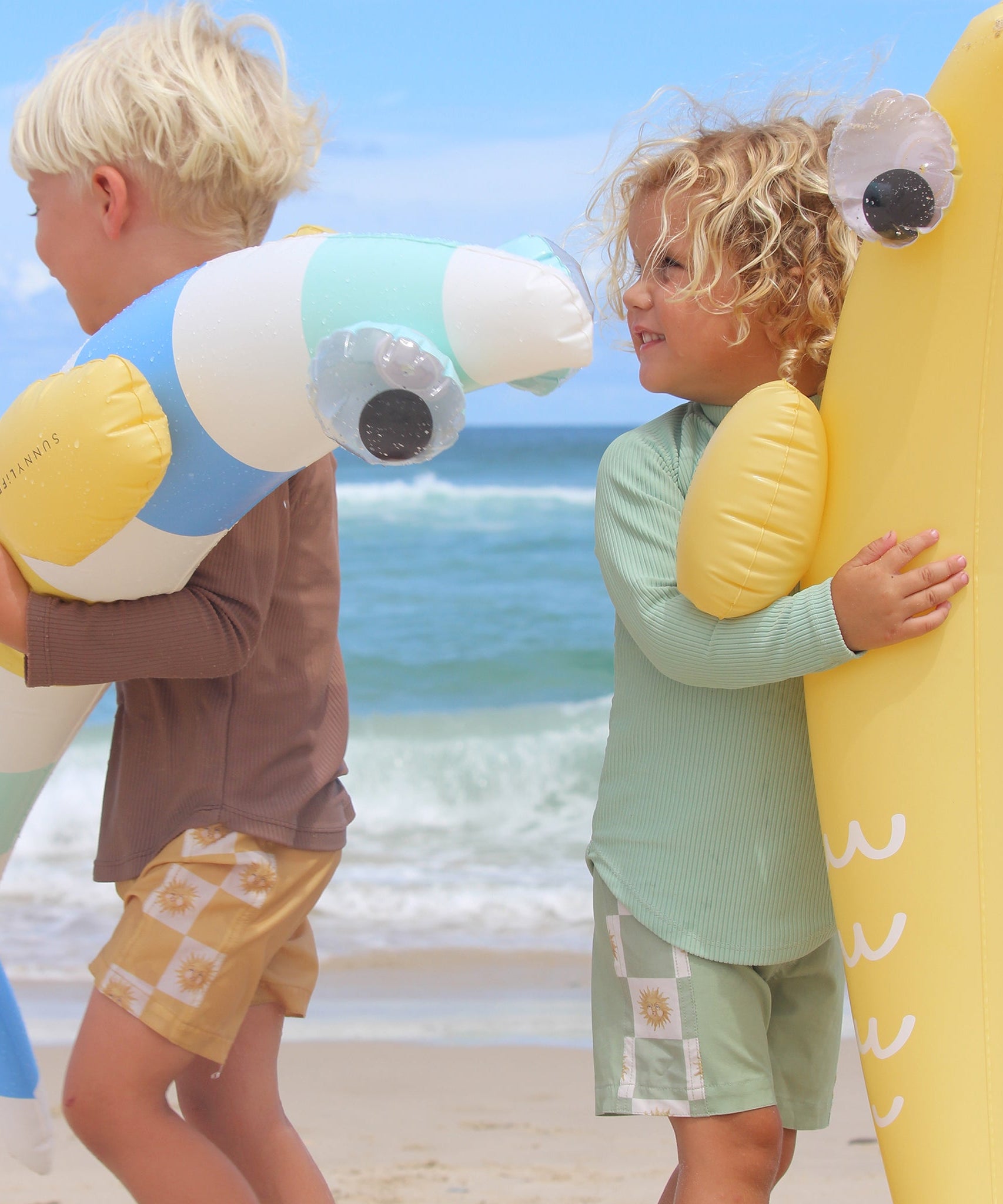 Sunnylife - Balık Finn Inflatable Sea and Pool Swimming Accessory