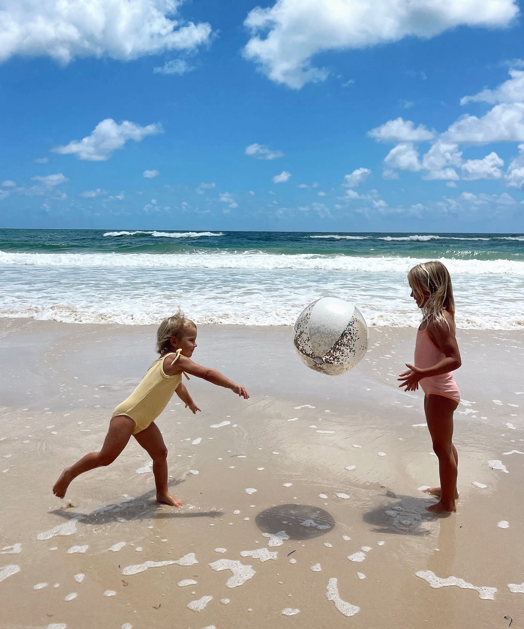 Sunnylife - Cotton Candy Inflatable Glitter Beach Ball