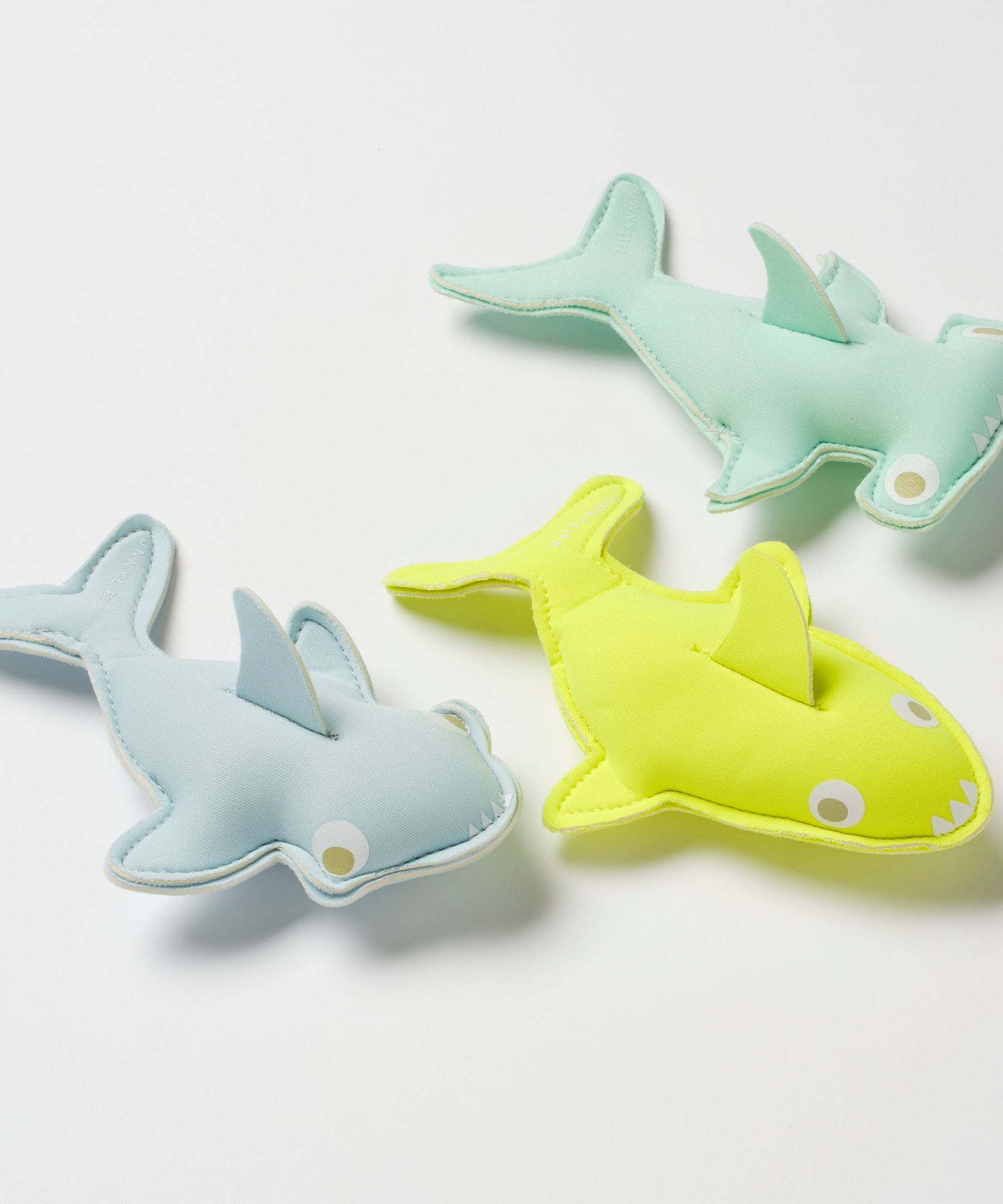 Sunnylife - Salty the Shark Sea and Pool Diving Toys