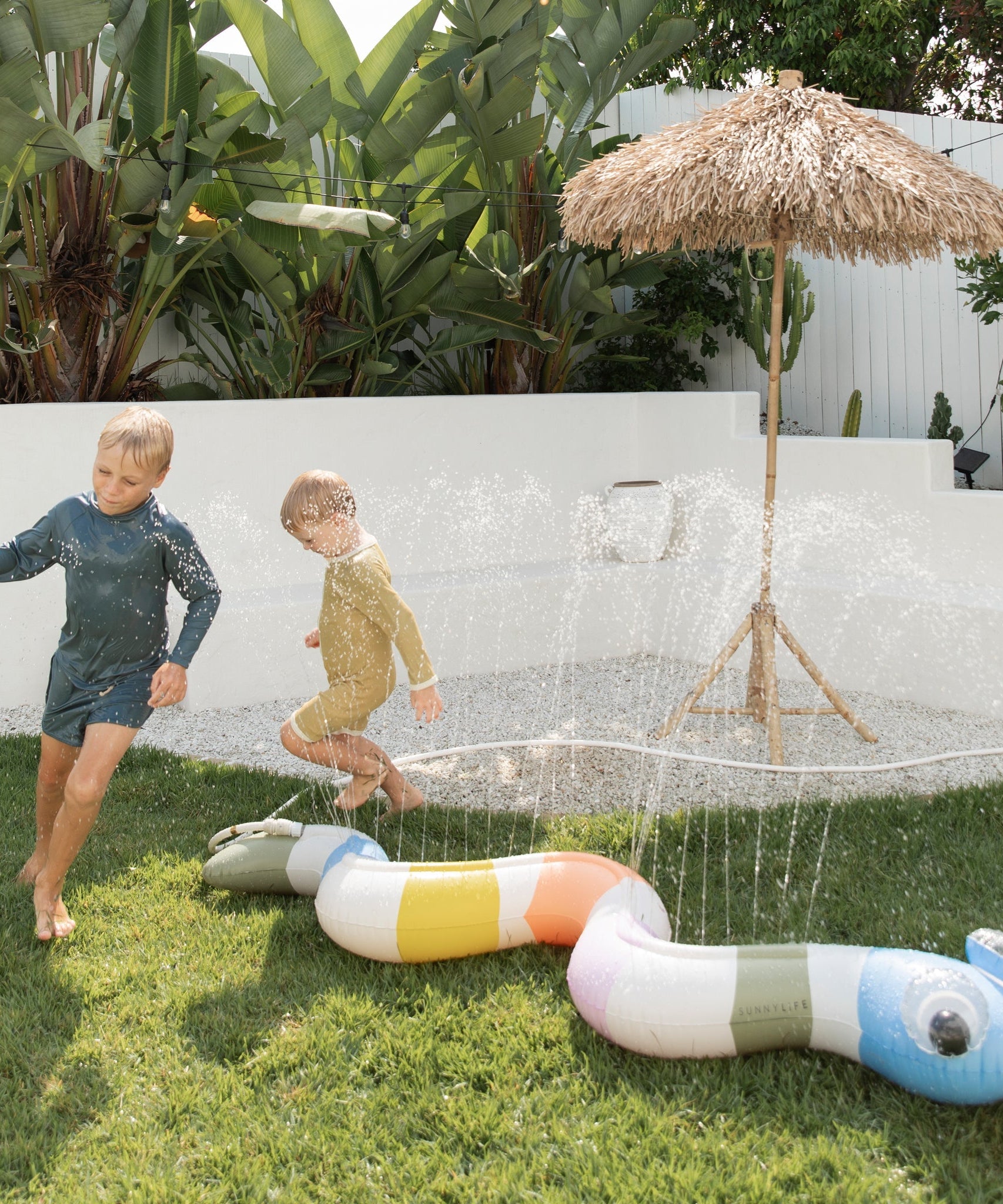 Sunnylife - Wild Multi Water Spraying Inflatable Garden Game