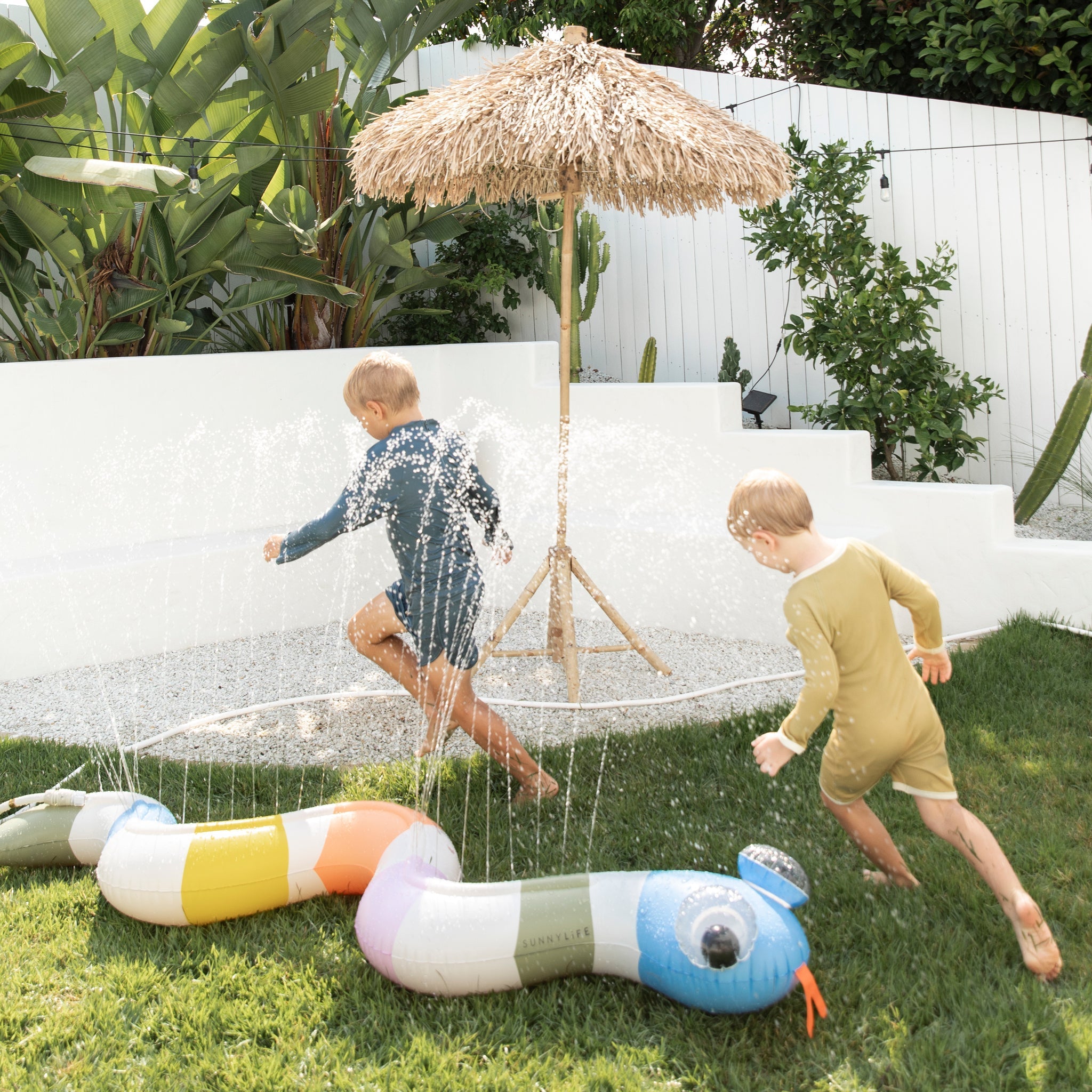 Sunnylife - Wild Multi Water Spraying Inflatable Garden Game