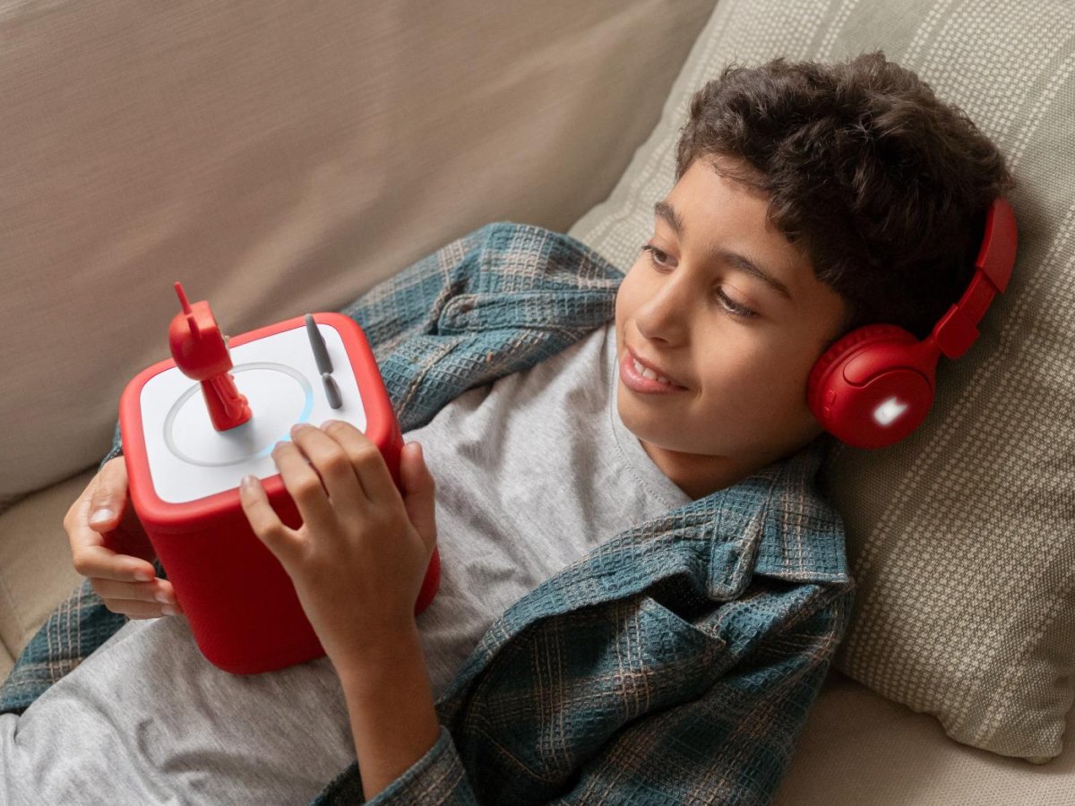 Tonies - Toniebox 2 Bluetooth Red Foldable Kids Headphones